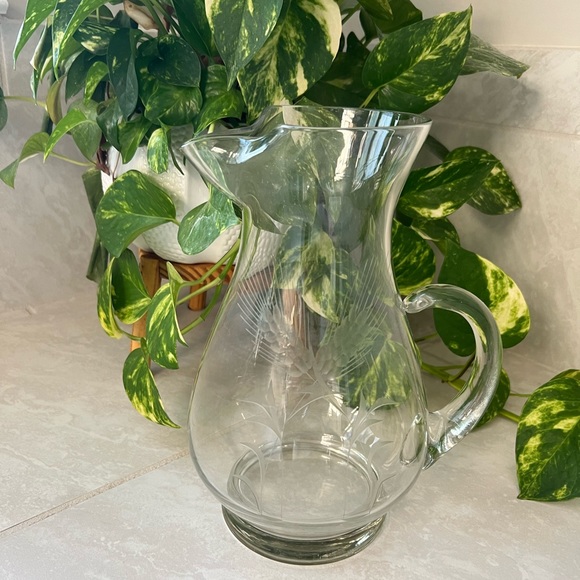 Vintage glass pitcher with etched wheat pattern - Picture 2 of 6